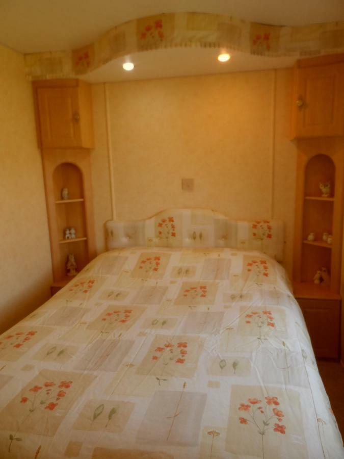 Luxury Mobile Home Near Perranporth Situated On A Quiet Farm Truro Exterior photo