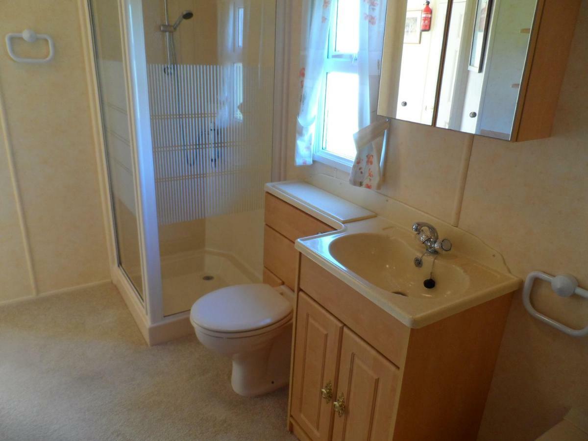 Luxury Mobile Home Near Perranporth Situated On A Quiet Farm Truro Exterior photo
